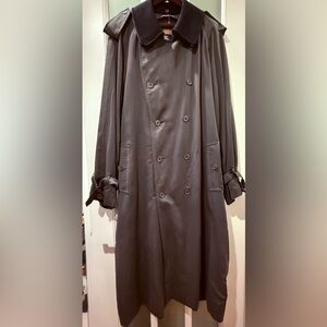 BURBERRY Trench Coat